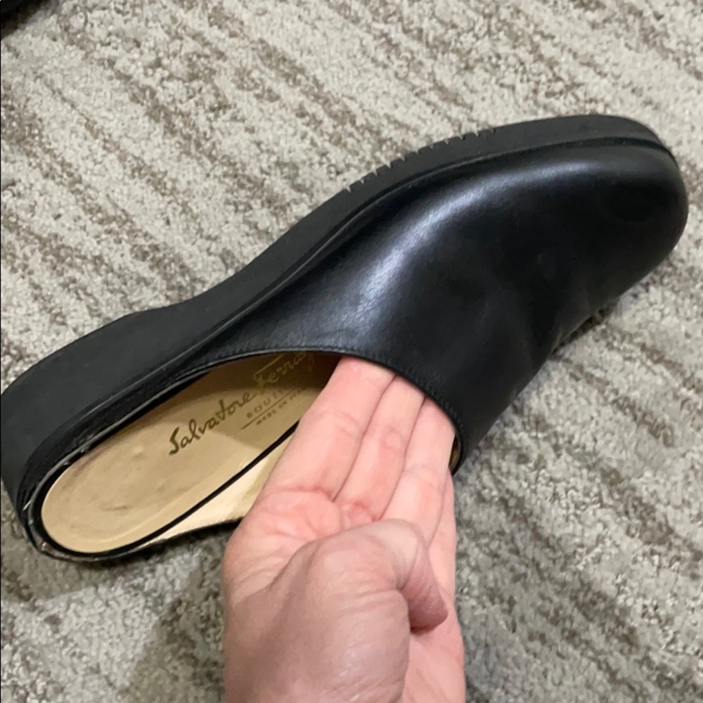Salvatore Ferragamo slip on platforms. Sz 6